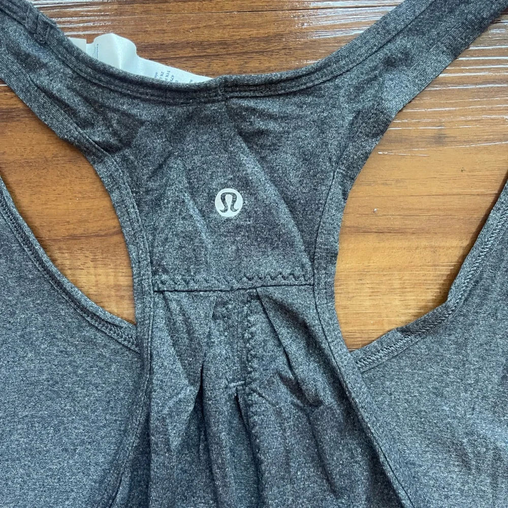 Lululemon 10 Salute the Sun Tank